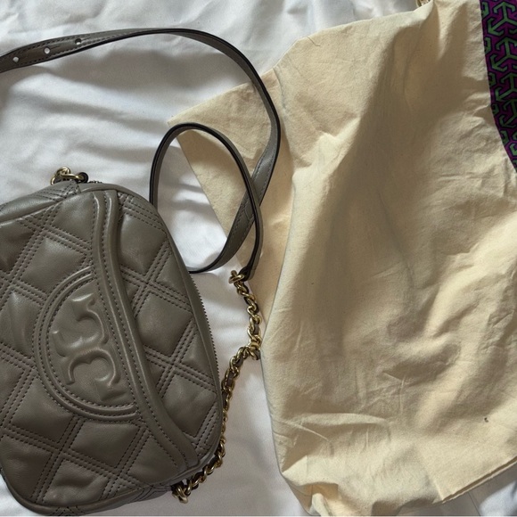 Tory Burch Soft Fleming Gray Quilted Leather Small Camera Bag - Picture 2 of 5